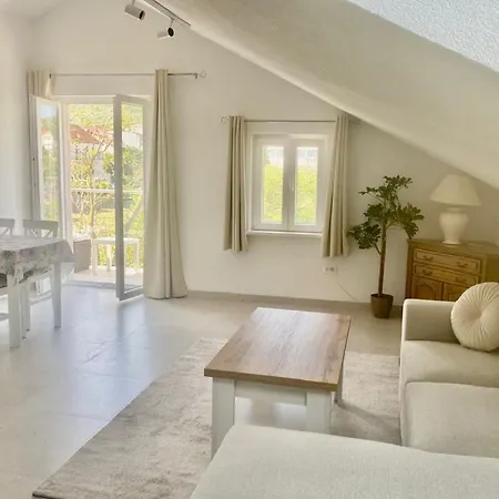 Mimmi - Three Bedroom Duplex With Balcony Apartamento *