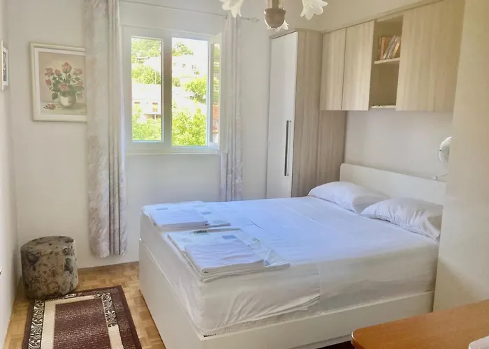 3 Bedroom With Balcony Sutivan